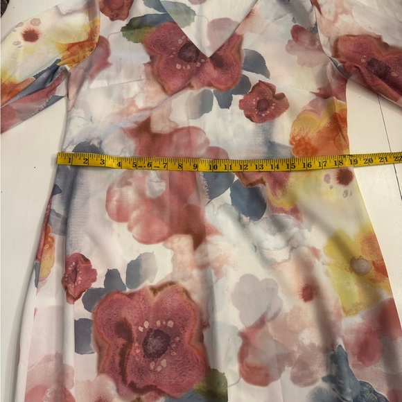 Vintage Floral V-Neck Dress - Picture 3 of 4